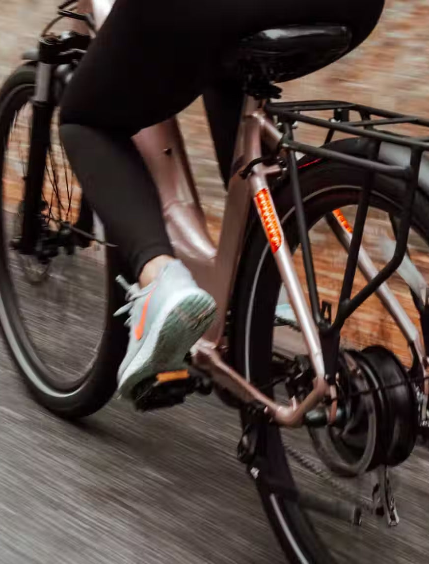 Level.2 Step-Through Ebike Lifestyle Shot 3
