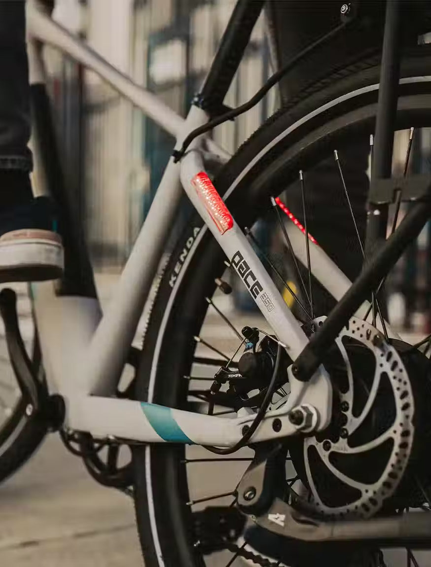 Pace 350.2 Ebike Lifestyle Shot 2