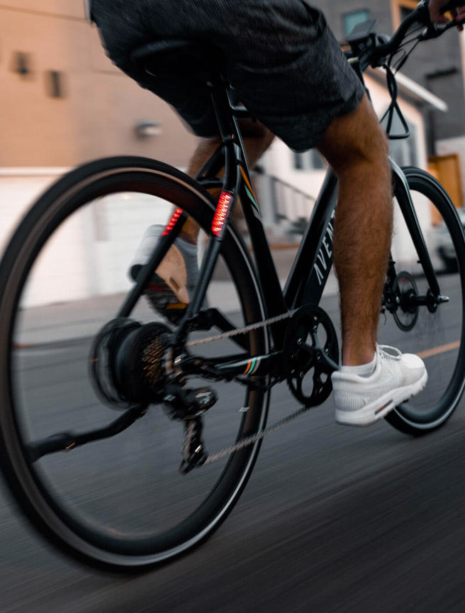  Soltera Ebike Lifestyle Shot 2